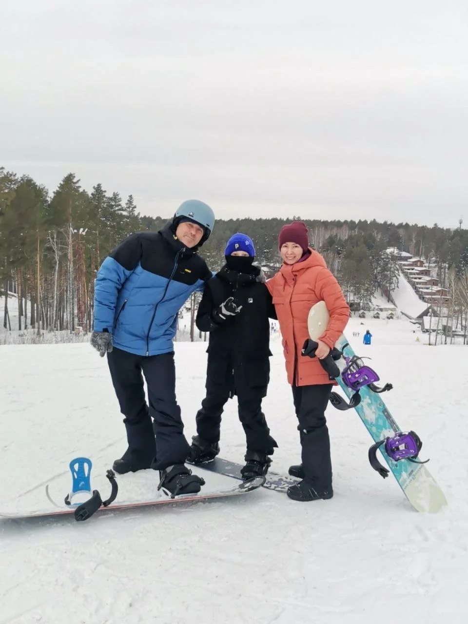 Детское обучение горным лыжам и сноуборду Тюмень